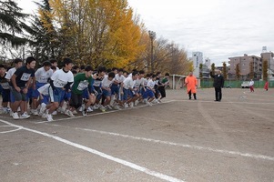 写真：スタート前のロードレース参加者