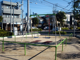 写真：末広公園　ブランコ