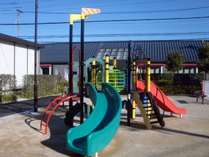 写真：末広公園　幼児用複合遊具