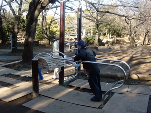 写真：蕨市民公園健康遊具