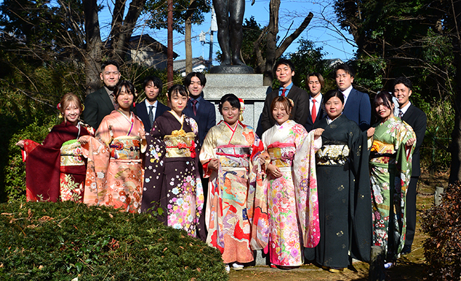 写真：成人式の集合写真