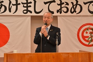 写真：挨拶する市長