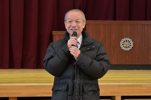 写真：挨拶する市長