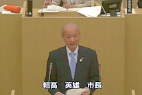 写真:蕨市議会12月定例会市長報告