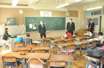 写真2：学校での子どもの預かりの様子