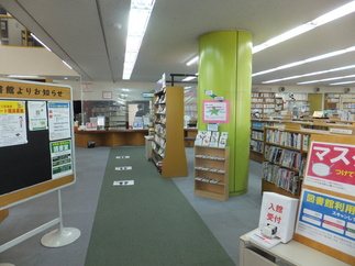 写真：蕨市が舞台として描かれた漫画作品の特設コーナー1