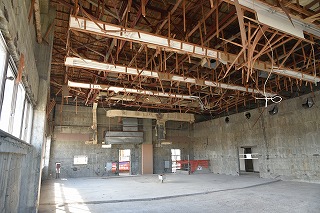 写真：解体工事中の旧庁舎内