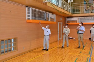 写真：視察の様子