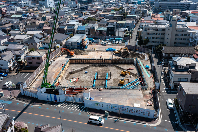 写真:新庁舎建設工事現場上空（令和4年3月）