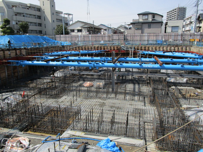 写真:新庁舎建設工事現場近景（令和4年4月）