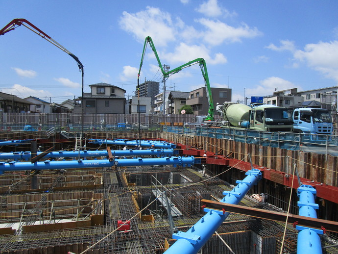 写真:新庁舎建設工事現場近景（令和4年5月）