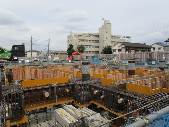 写真:新庁舎建設工事現場近景（令和4年7月）