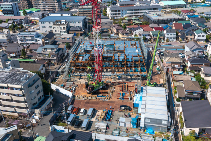 写真:新庁舎建設工事現場空撮南側（令和4年9月）