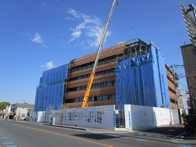 写真:新庁舎建設工事現場遠景（令和5年3月）