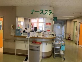 写真:2階病棟ナースステーション