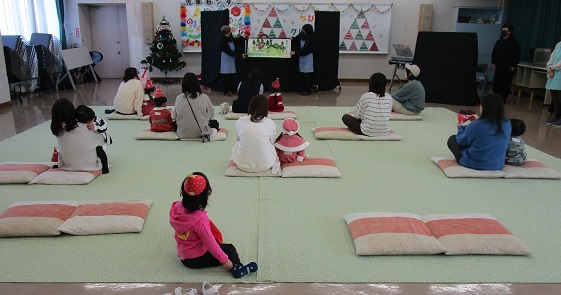 読み聞かせの様子