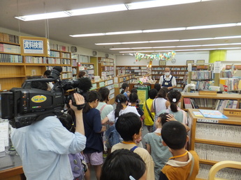 写真：図書館たんけん隊