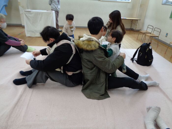 パパも一緒におしくらまんじゅう