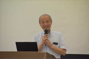写真:あいさつをする市長