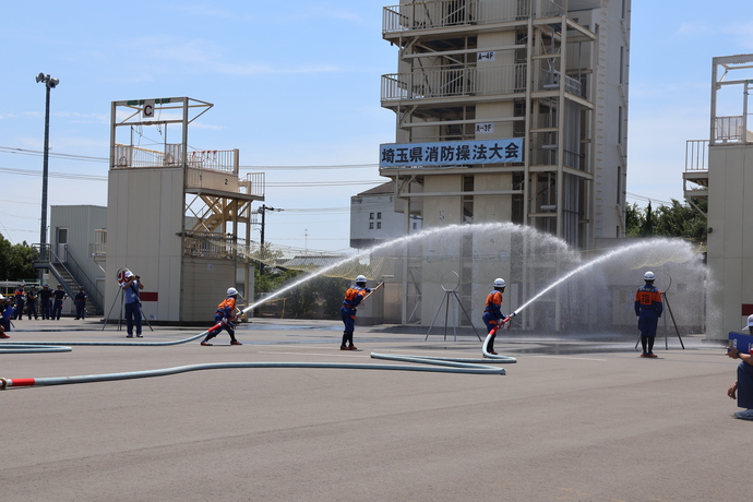写真：2線放水中