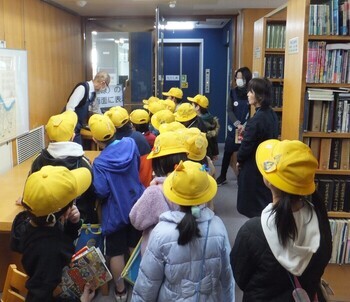 写真：図書館見学