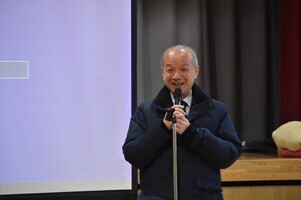 写真:あいさつする市長