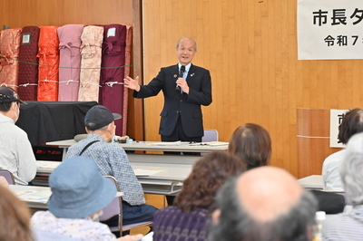 写真:下蕨公民館での市長タウンミーティングの様子