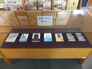 写真：2F展示コーナー