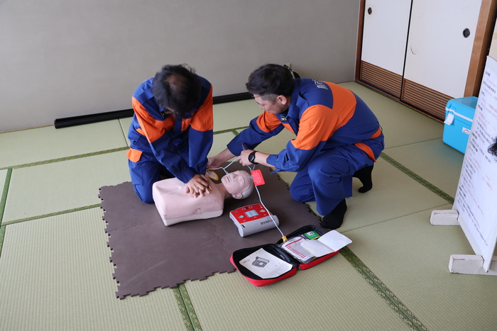 写真：AED訓練