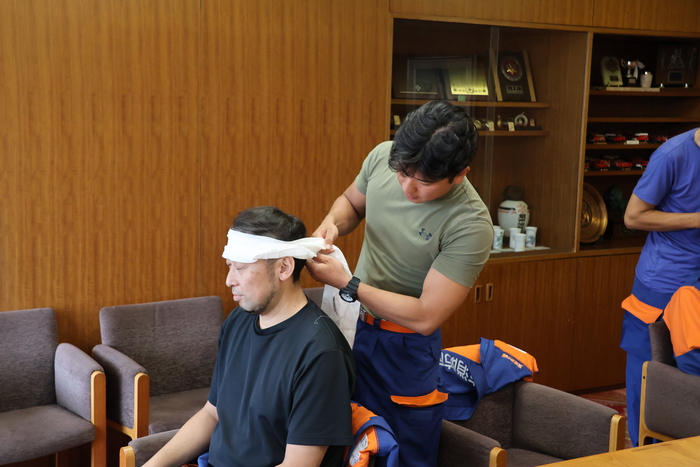 写真:応急手当訓練
