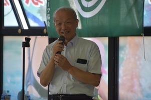 写真:あいさつする市長