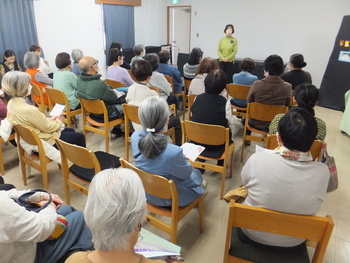 写真:お話の世界~大人のためのお話会~