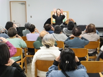 写真:お話の世界~大人のためのお話会~