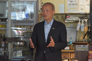 写真:あいさつをする市長