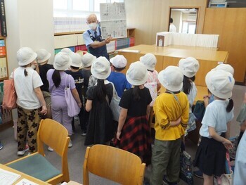 写真:中央東小施設見学